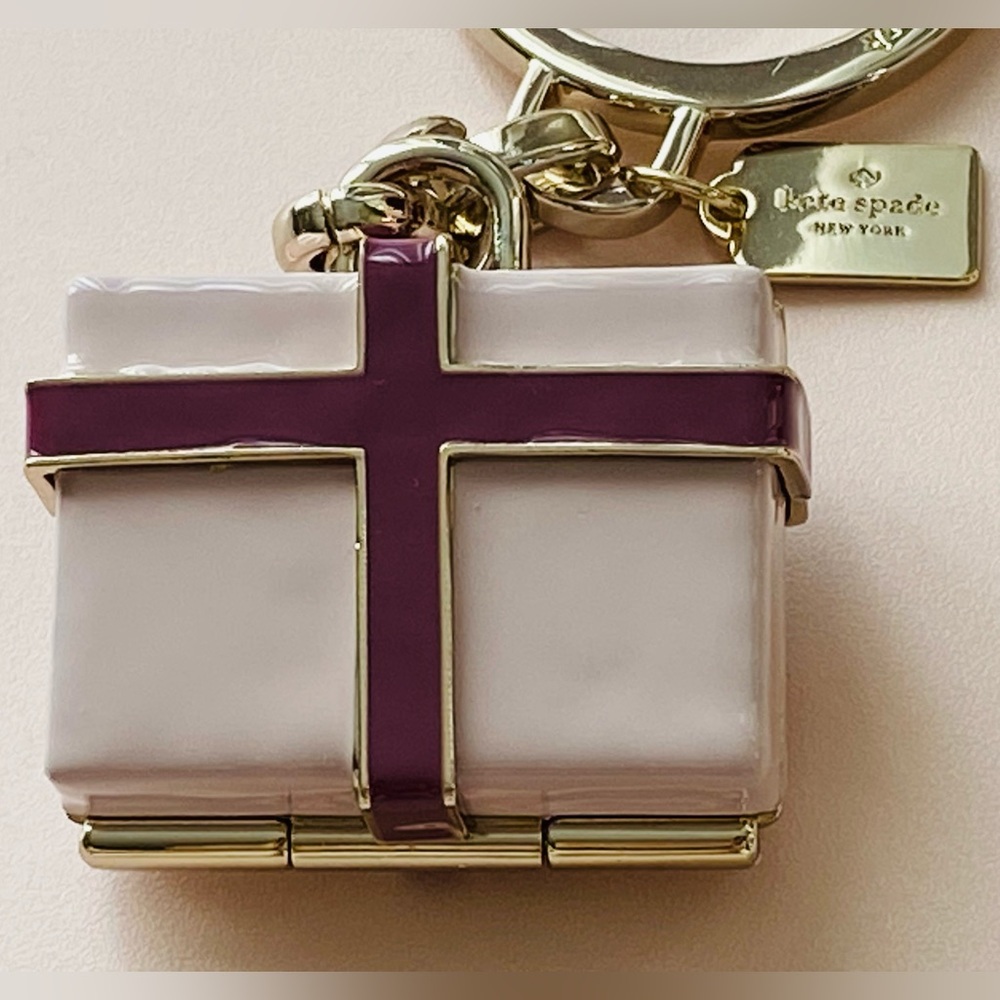 Kate Spade Gift Box Mirror Bag Charm / Keychain - Picture 5 of 11